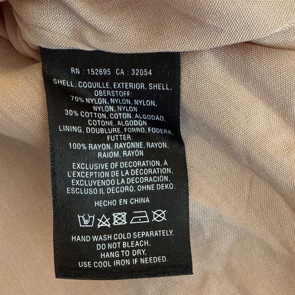 Elegant Lace Blouse Pearl/Tan - Picture 11 of 14